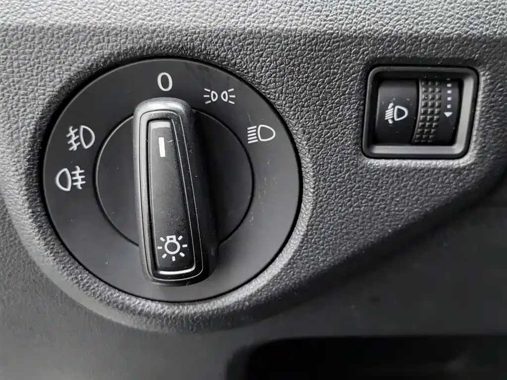 Volkswagen Lavida 2015 230TSI DSG Comfort Edition фото 21