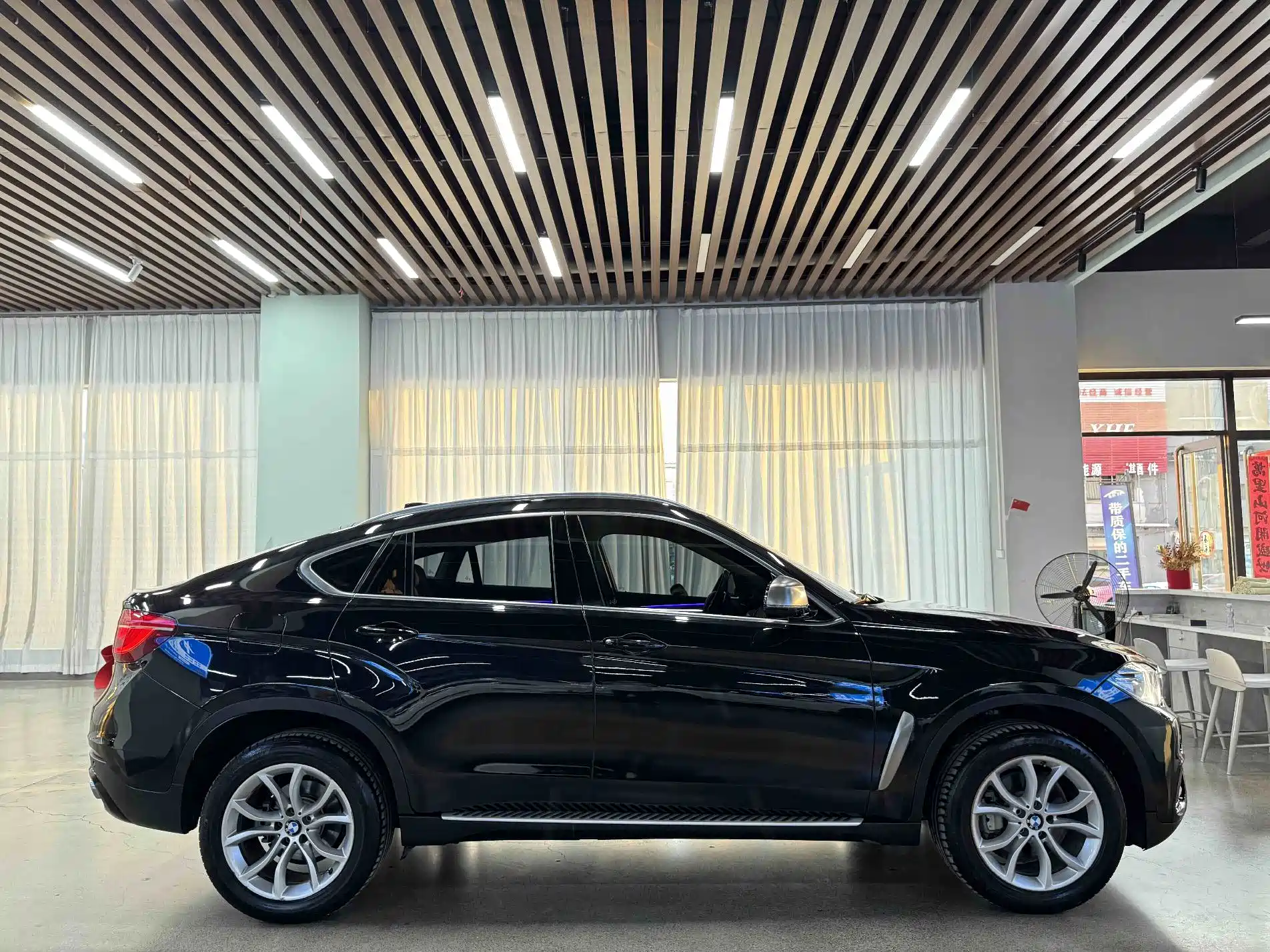 Photo 18 - BMW X6