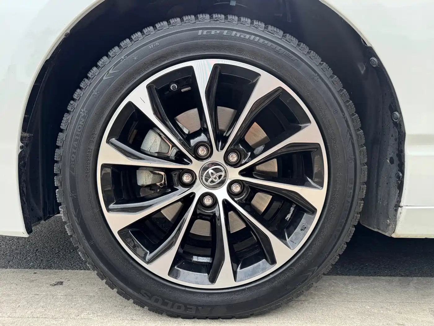 Toyota Avalon 2023 2.0L Luxury Edition фото 9