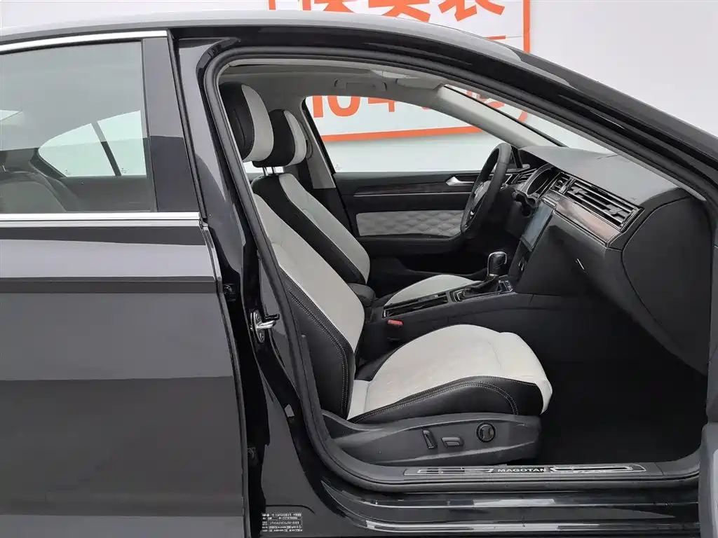 Volkswagen Magotan 2018 330TSI DSG Luxury фото 23