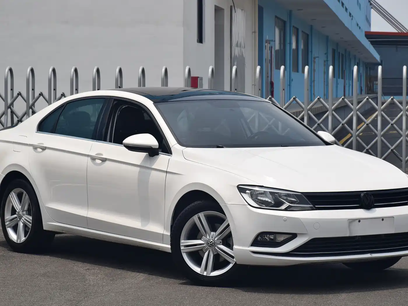Volkswagen Lamando 2017 280TSI DSG Comfort Edition фото 3