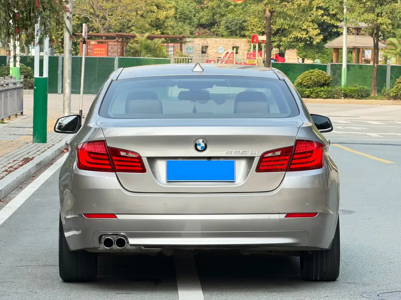 BMW 5 Series 2013 525Li Leadership фото 4