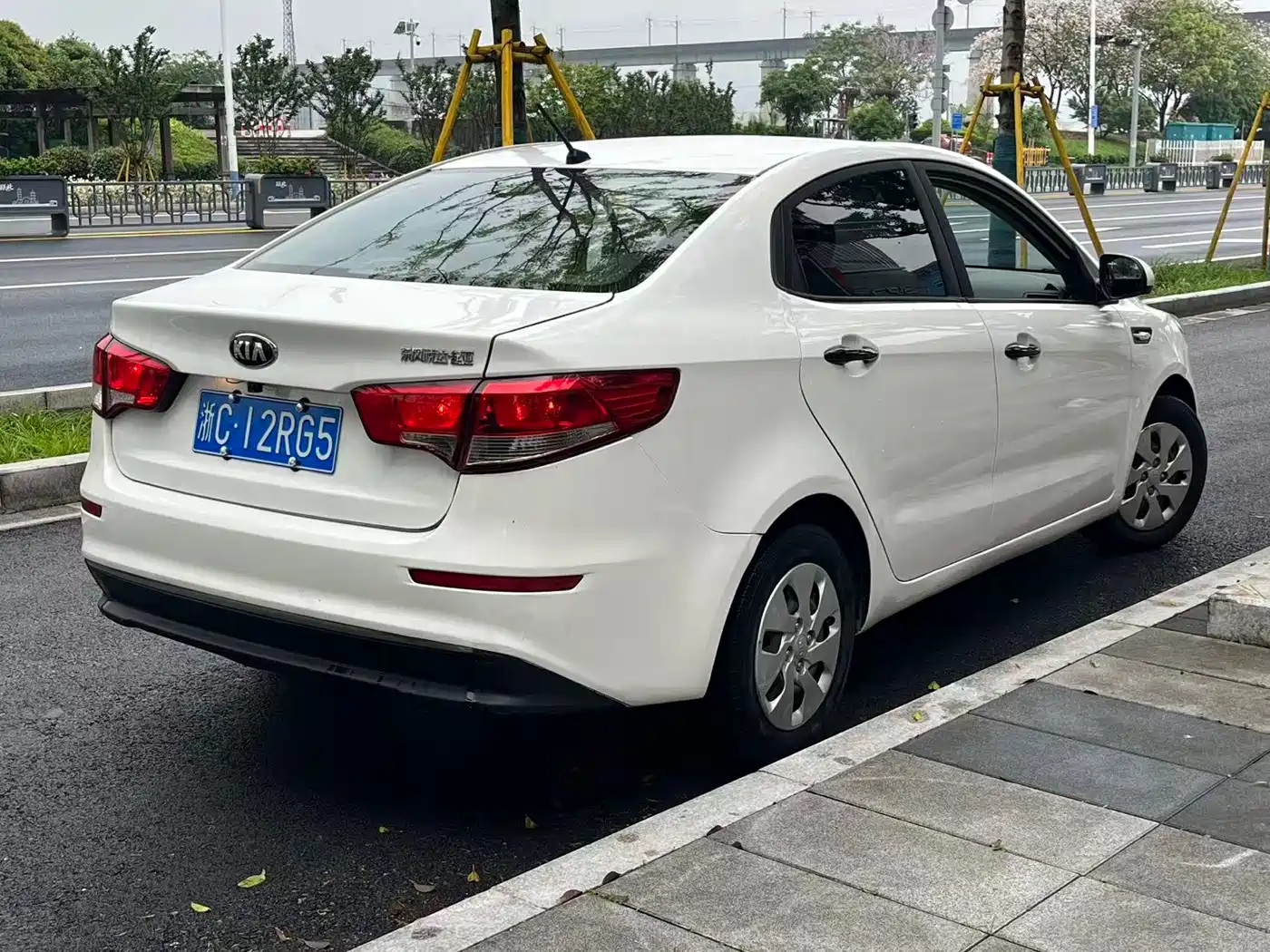 Kia K2 2015 Sedan 1.4L AT GLS фото 9