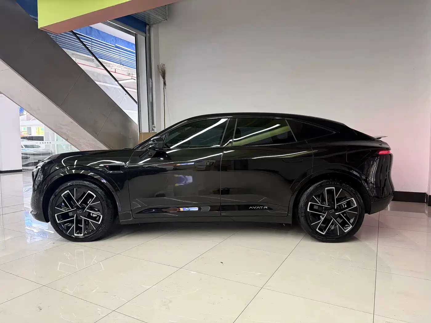 Avatr 11 2025 Max Pure Electric AWD фото 3