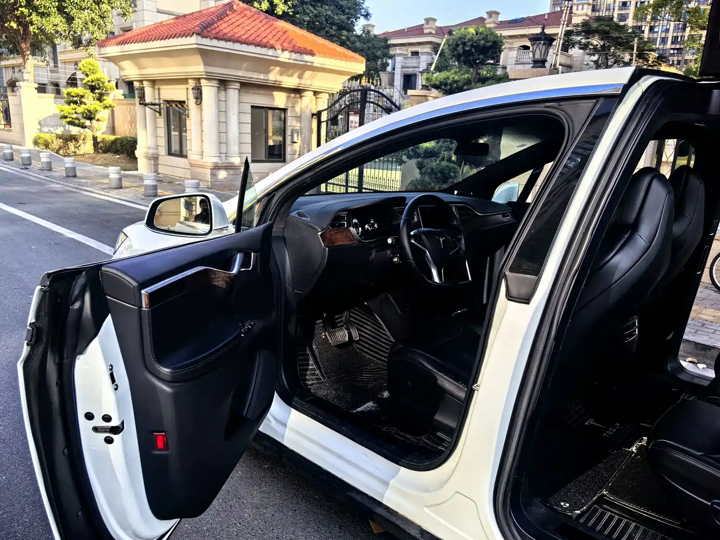 Фото 10 - Tesla Model X
