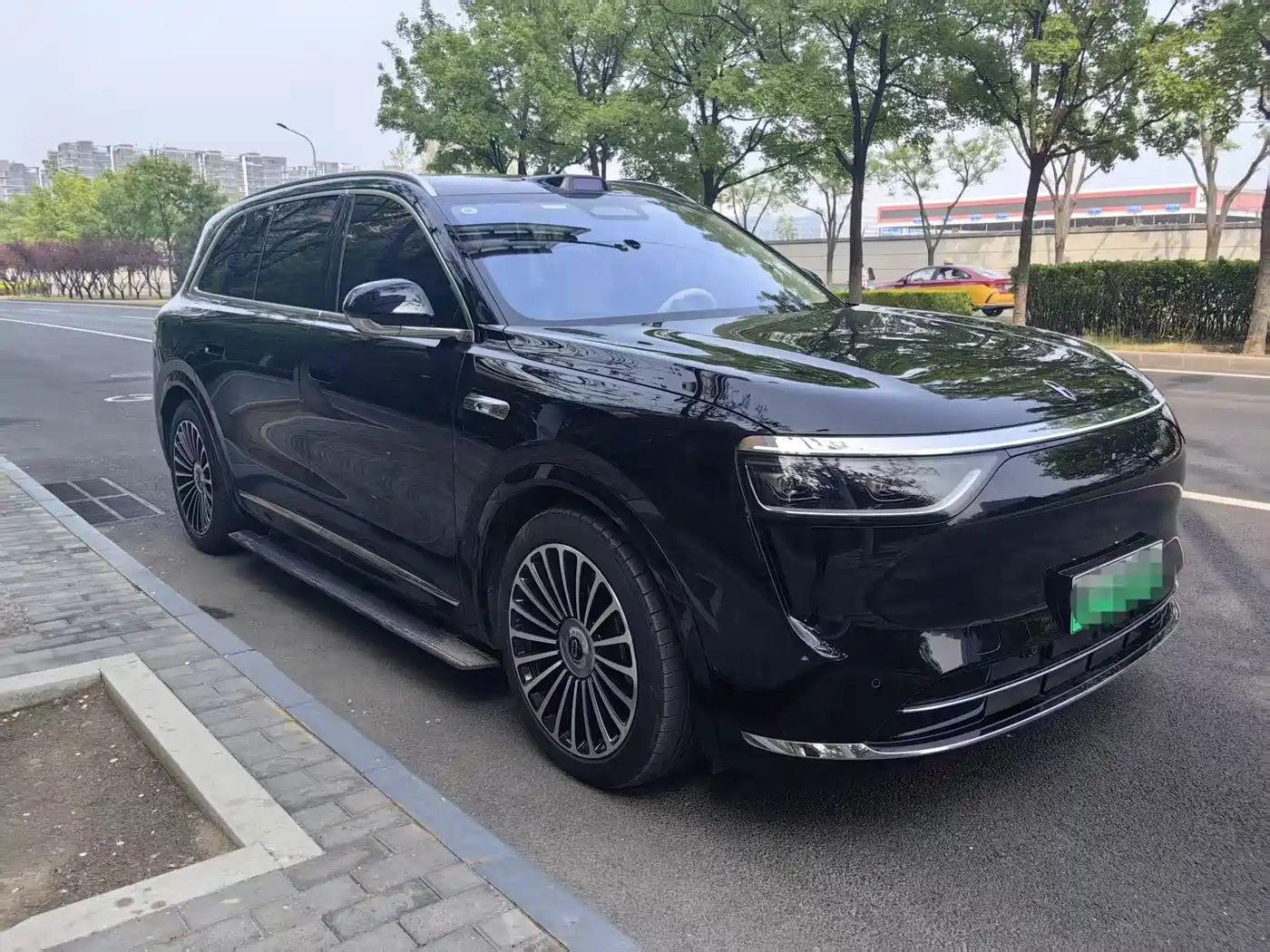 AITO Wenjie AITO M8 2025 Extended Range Ultra 53.4kWh 6-Seater фото 3