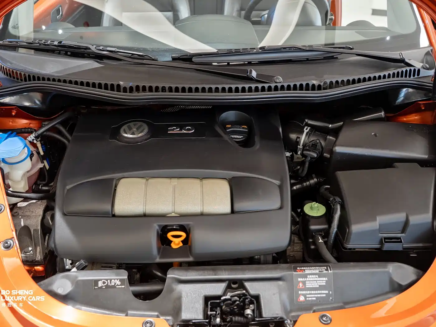 Volkswagen Beetle 2010 Model 2.0 BlackOrange Convertible Luxury Edition фото 9