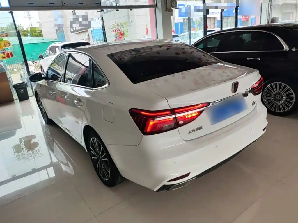 Фото 5 - Roewe i6