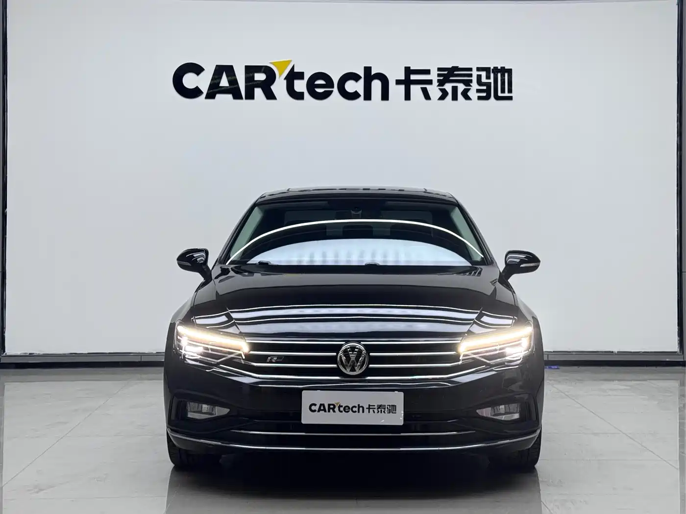 Volkswagen Magotan 2020 330TSI DSG Leading фото 2