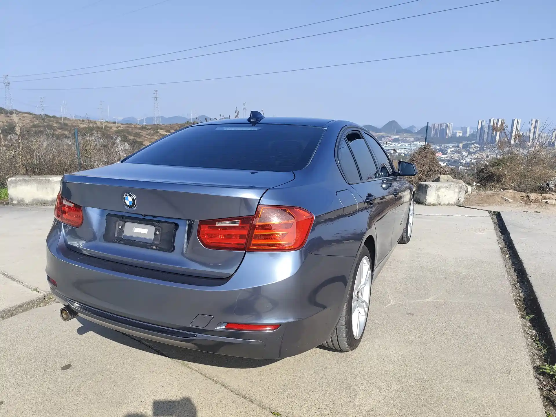 Photo 12 - BMW 3 Series