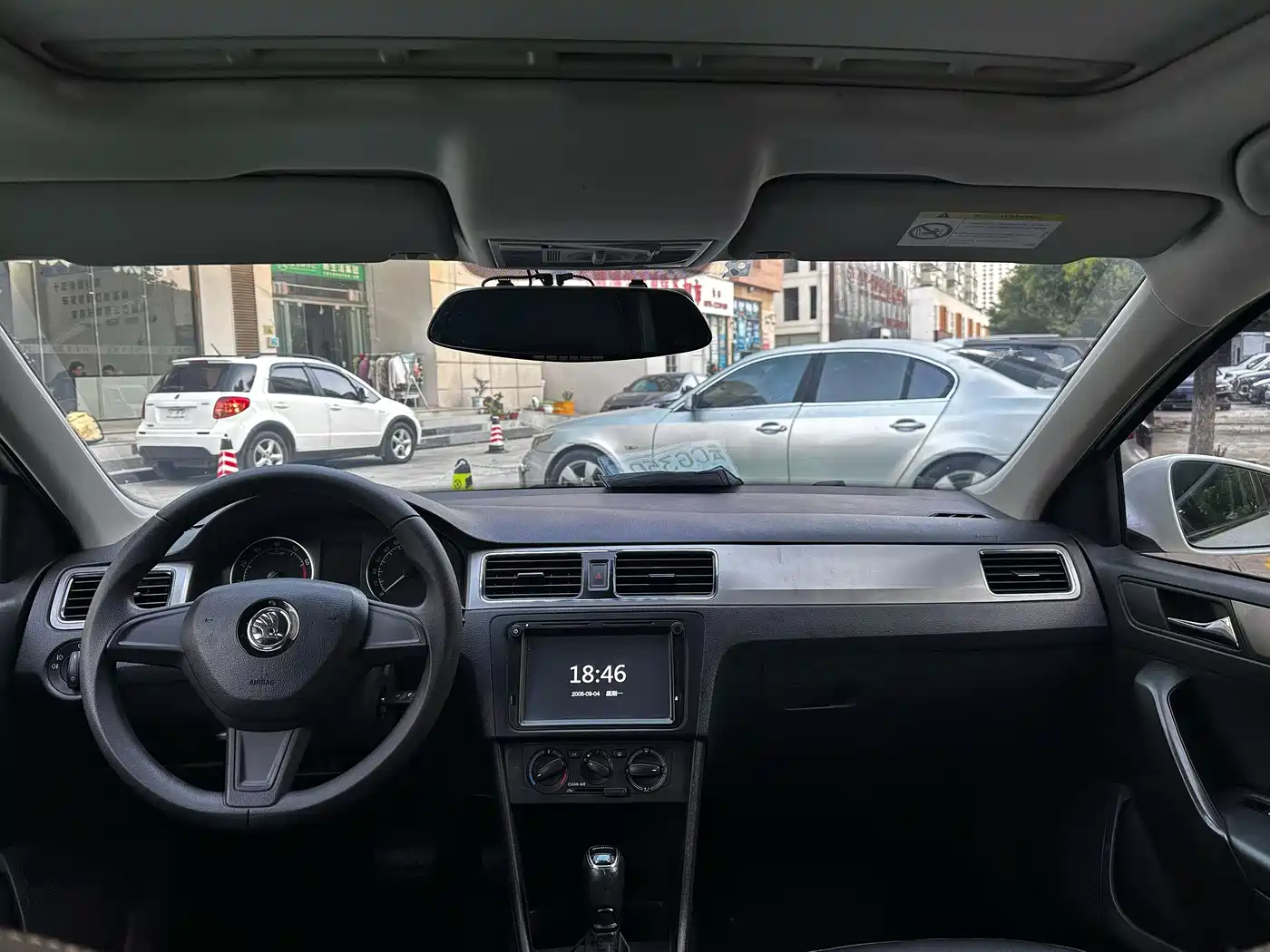 Škoda Skoda Rapid Spaceback 2016 Facelift 1.6L Automatic Innovation Edition фото 5