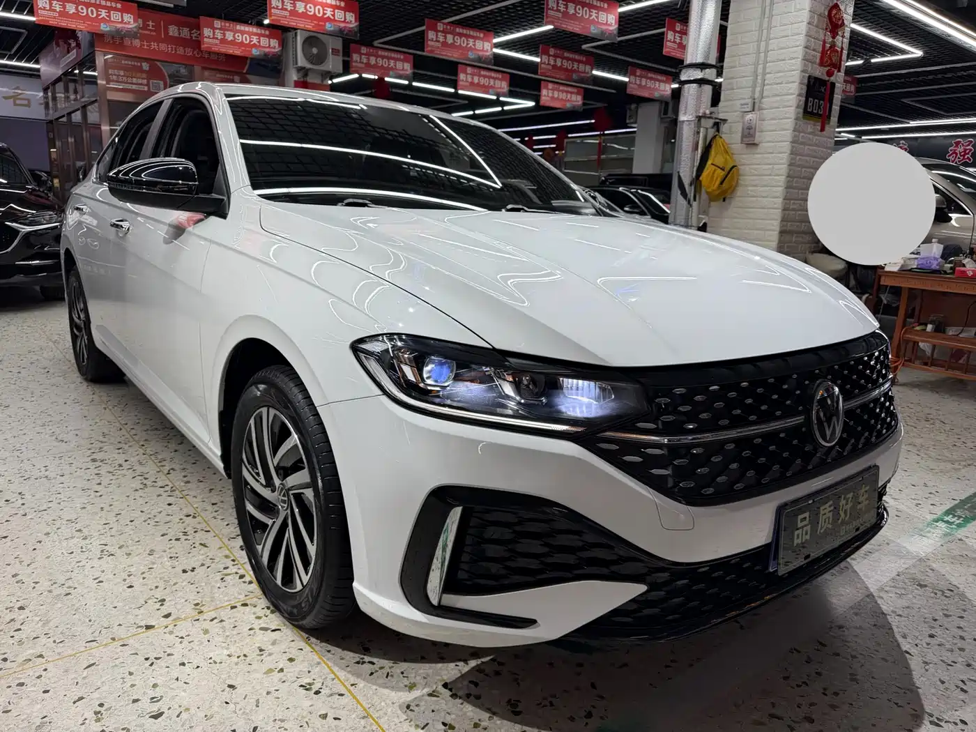 Volkswagen Lavida 2023 280TSI DSG Starlight Comfort Edition фото 3