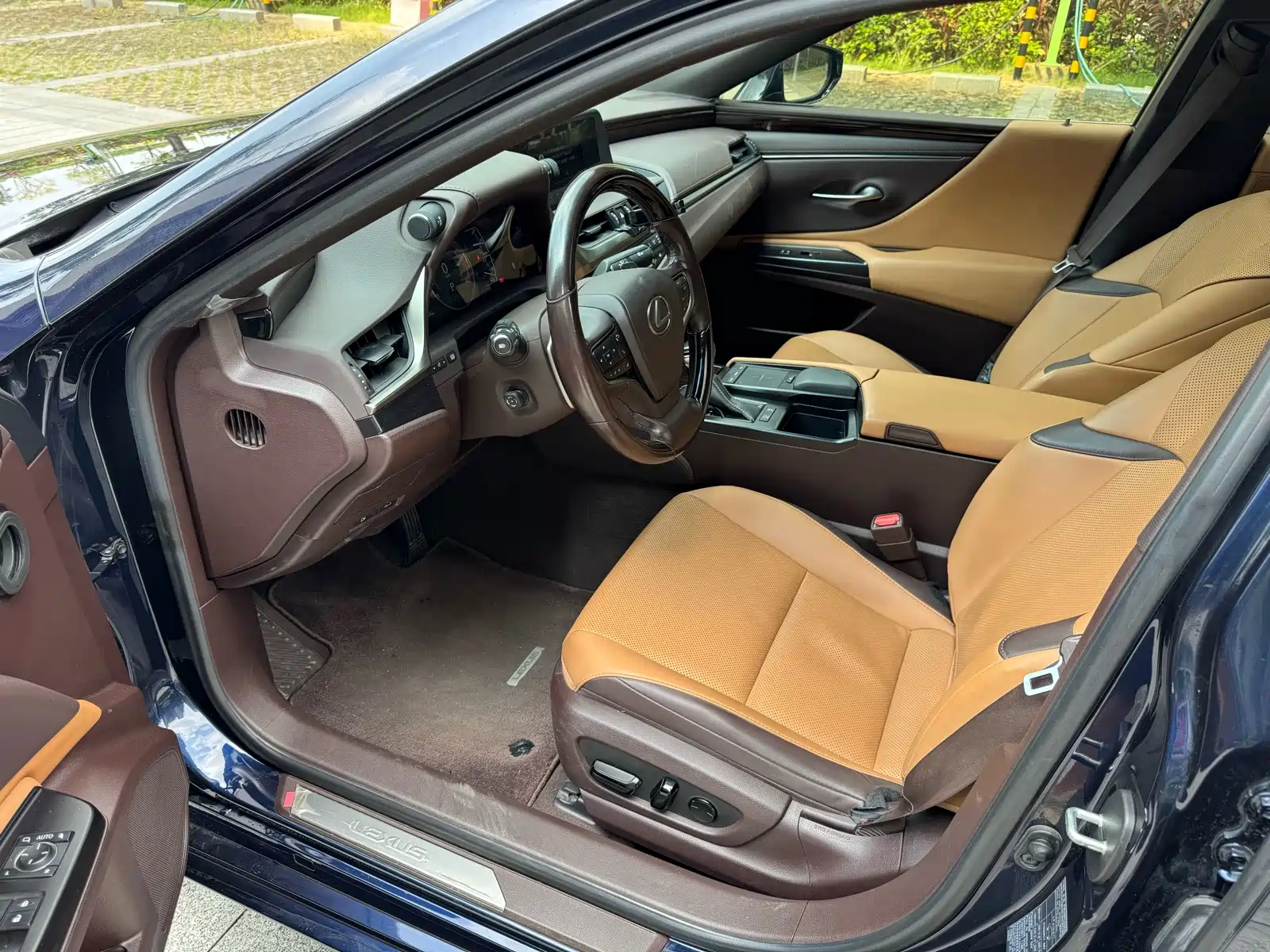 Фото 5 - Lexus ES