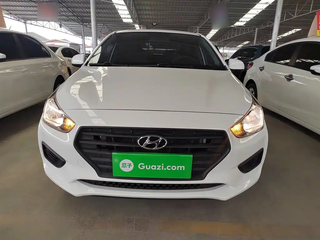 Hyundai Verna 2020 1.4L Manual GL Renewal Edition фото 3