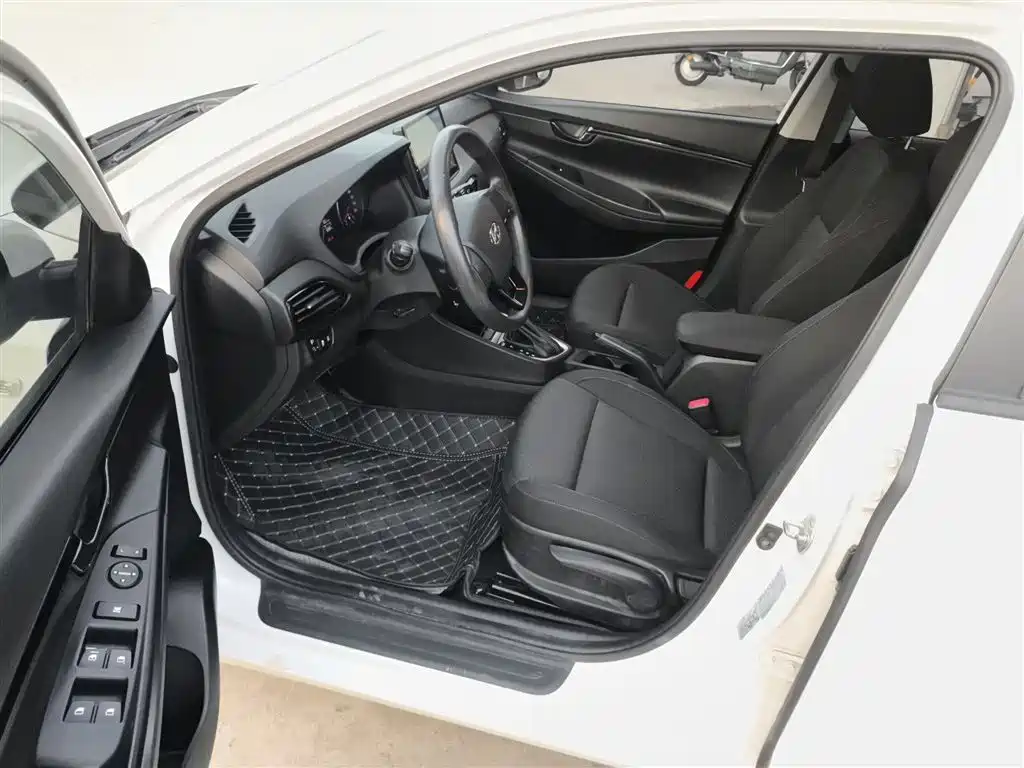 Hyundai Elantra 2018 1.6L Auto Joy GL (China V) фото 12