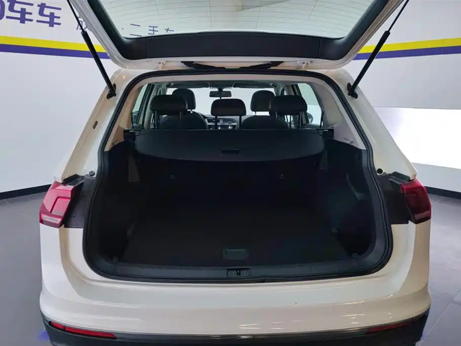 Volkswagen Tiguan L 2021 330TSI Automatic 2WD Smart фото 4