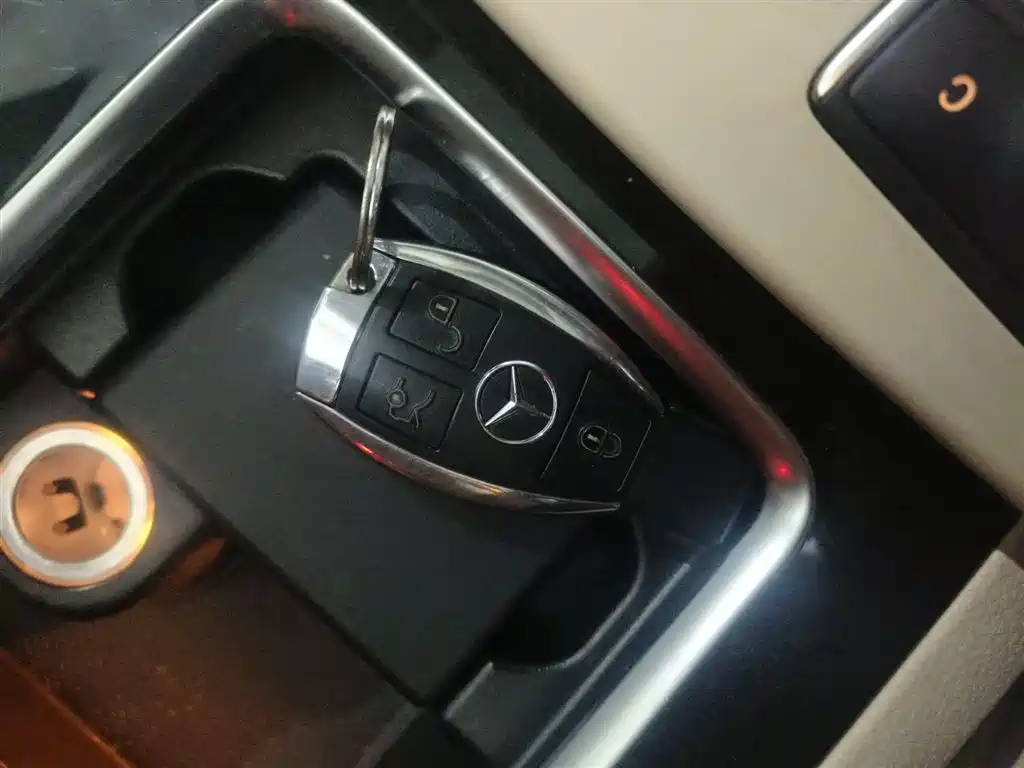 Mercedes-Benz GLK-Class 2013 Facelift GLK 300 4MATIC Luxury фото 17