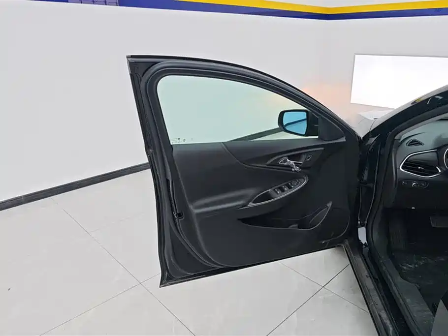 Chevrolet Malibu XL 2023 1.5T RS Edition фото 7
