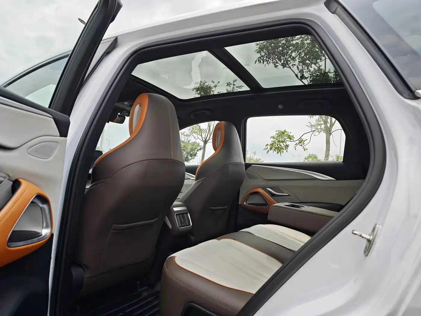 BYD Song Pro New Energy 2023 Champion Edition DM-i 110KM Surpassing Type фото 37