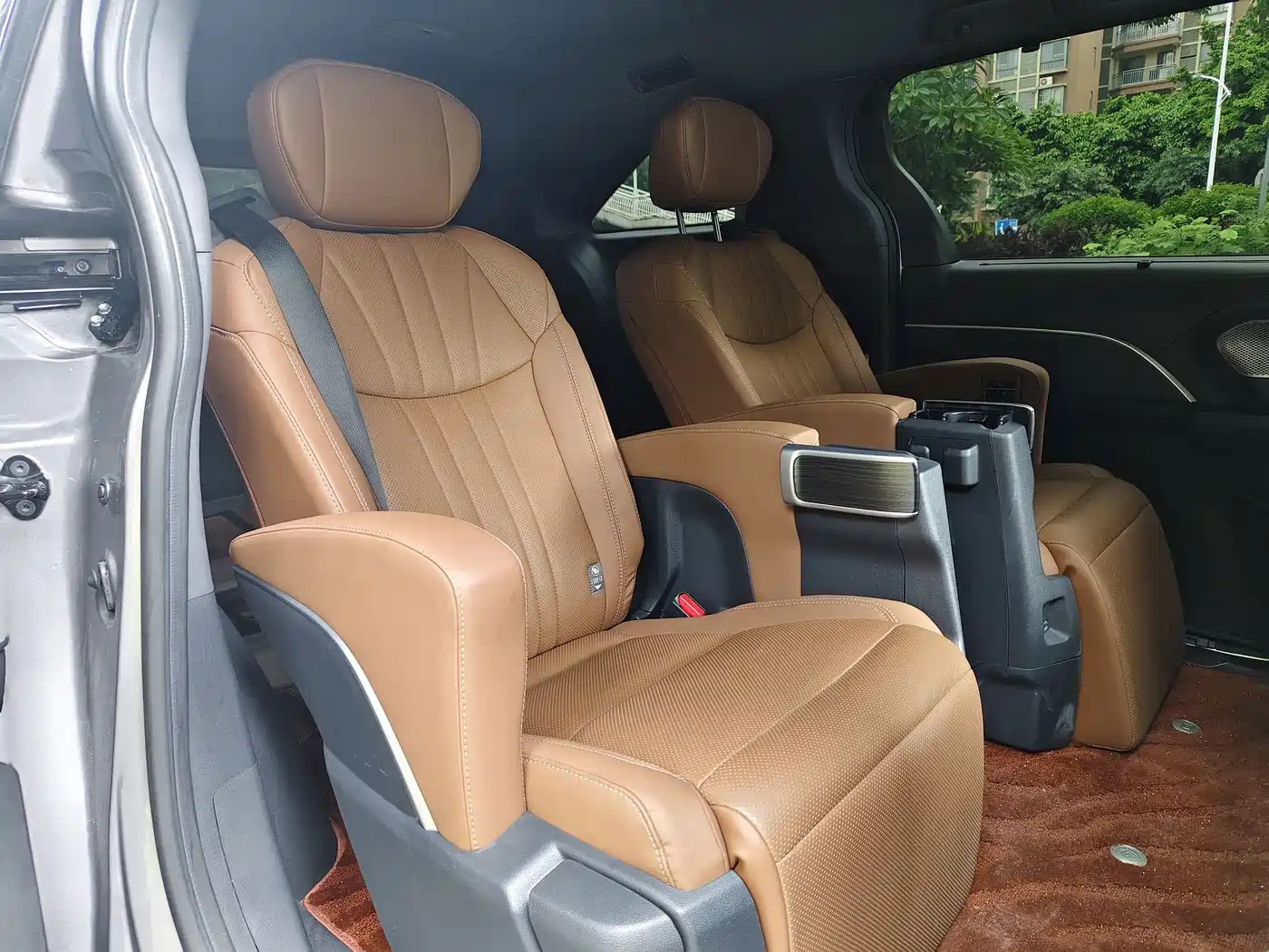 Toyota Sienna 2025 2024 2.5L Hybrid AWD Luxury Edition