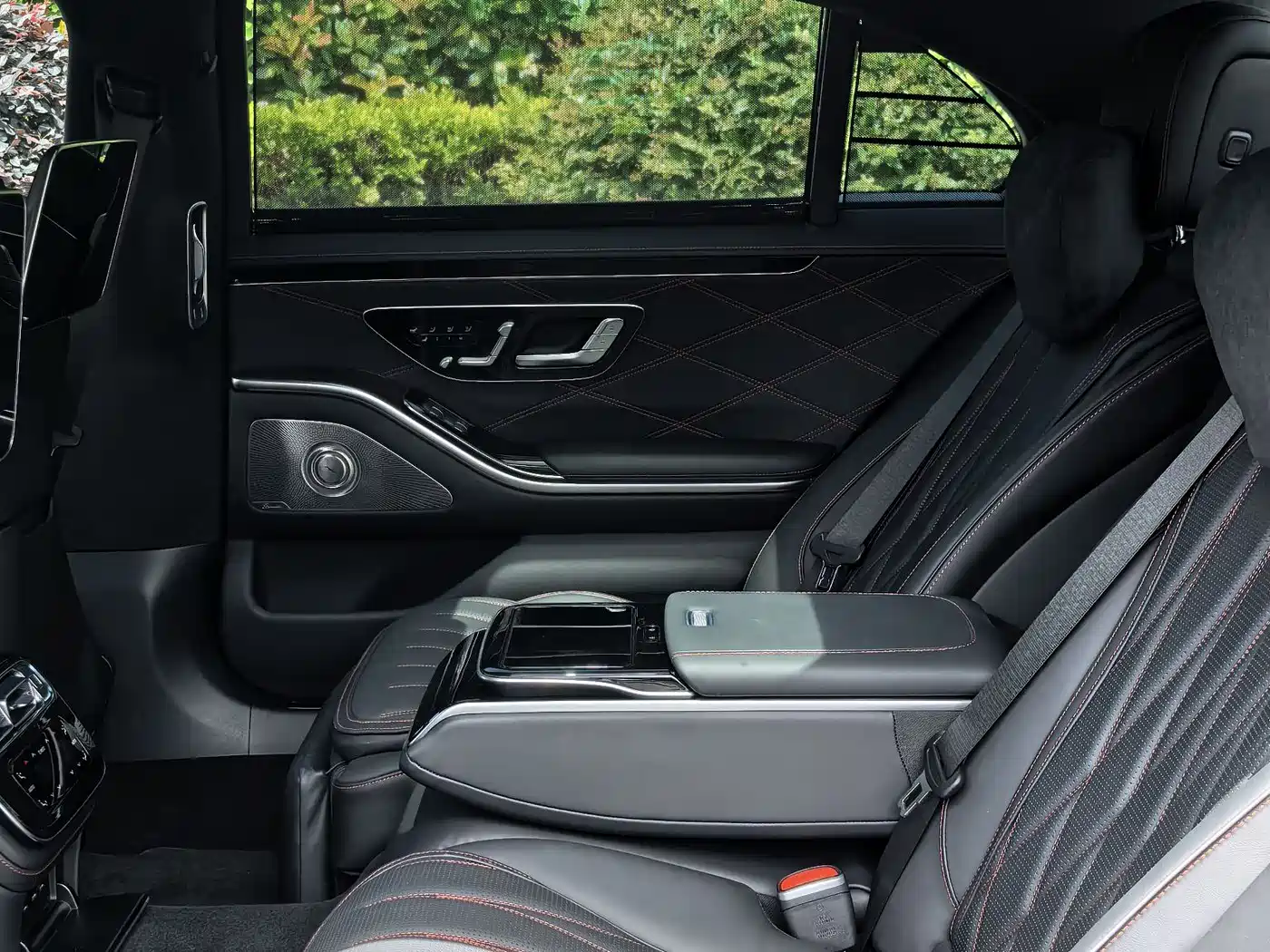 Mercedes-Benz S-Class AMG Hybrid 2024 Mercedes-AMG S 63 L E Performance Launch Edition фото 15