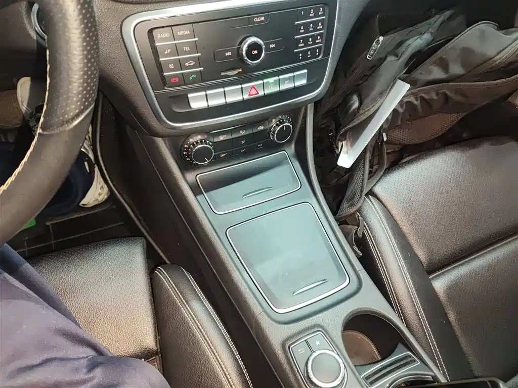 Mercedes-Benz GLA 2018 GLA 200 Dynamic фото 10