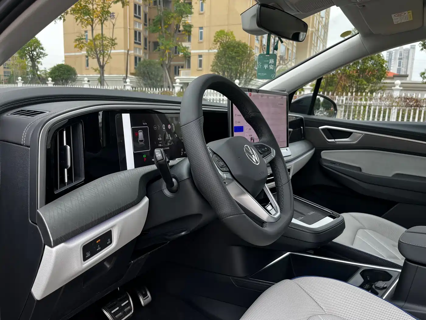 Volkswagen Talagon 2025 450TSI R-Line 6-Seater фото 13