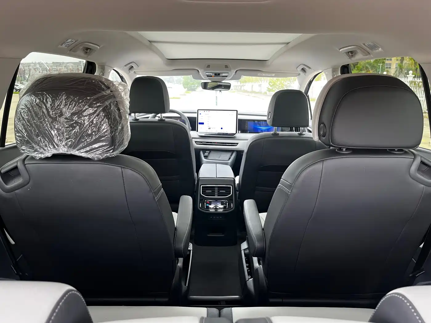 Volkswagen Talagon 2025 450TSI R-Line 6-Seater фото 9