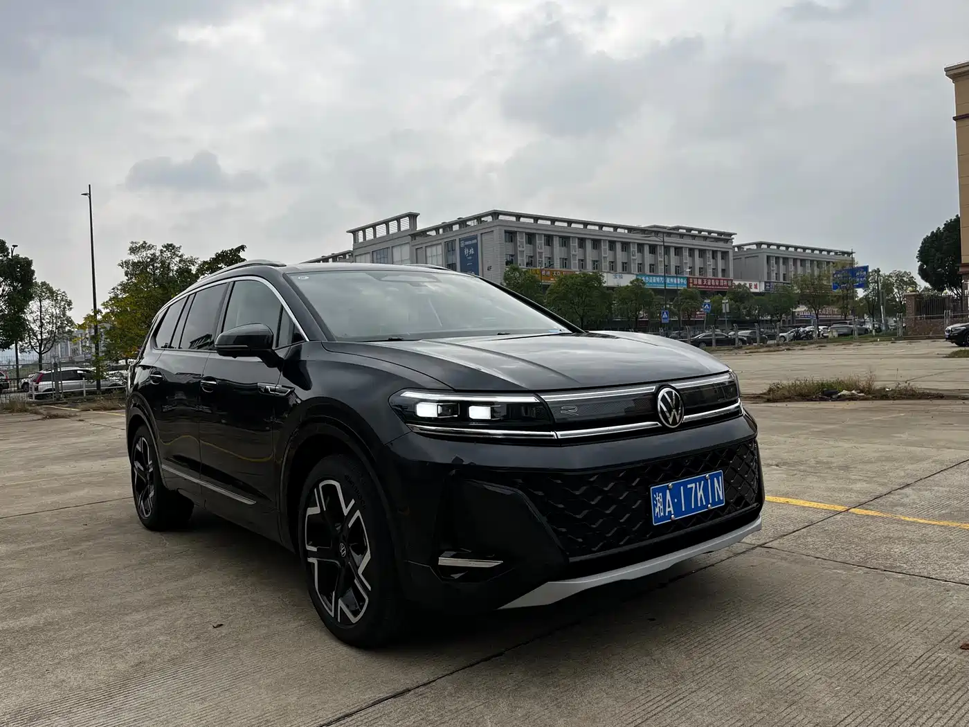 Volkswagen Talagon 2025 450TSI R-Line 6-Seater