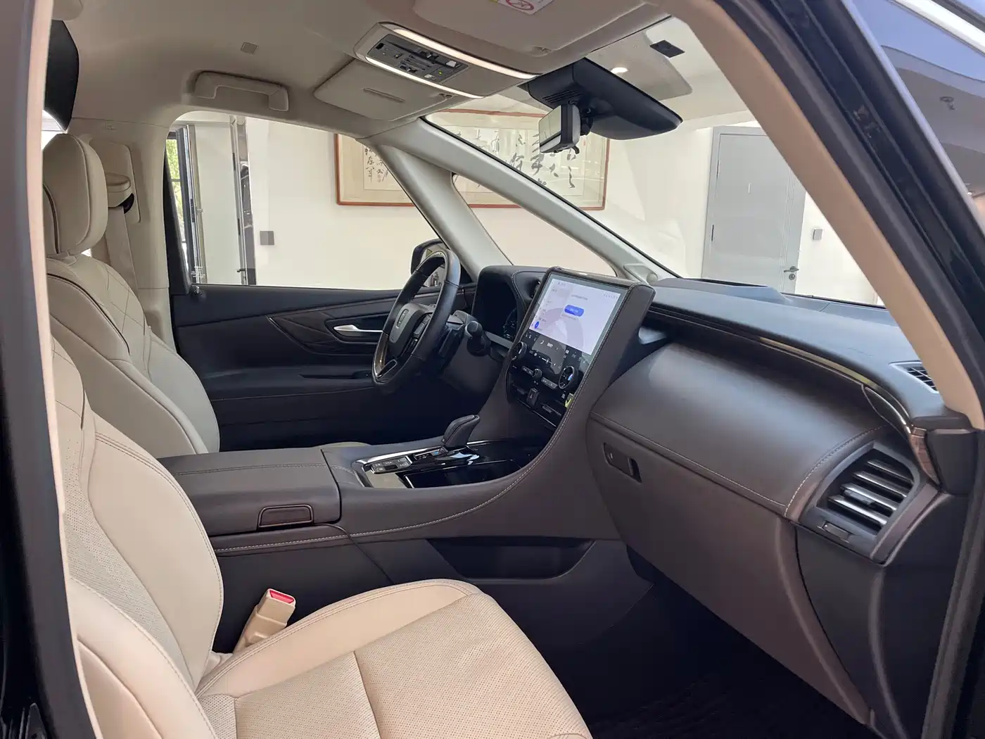 Toyota Vellfire 2024 Crown Hybrid 2.5L Executive Premium Edition фото 10