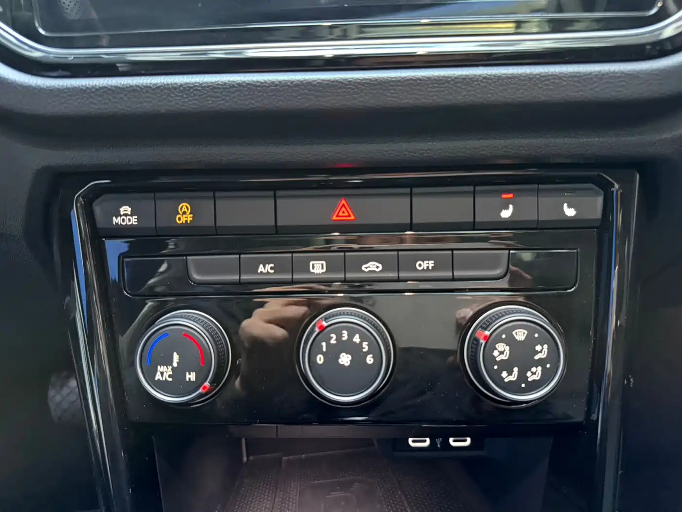 VOLKSWAGEN T ROC EXPLORING SONGS