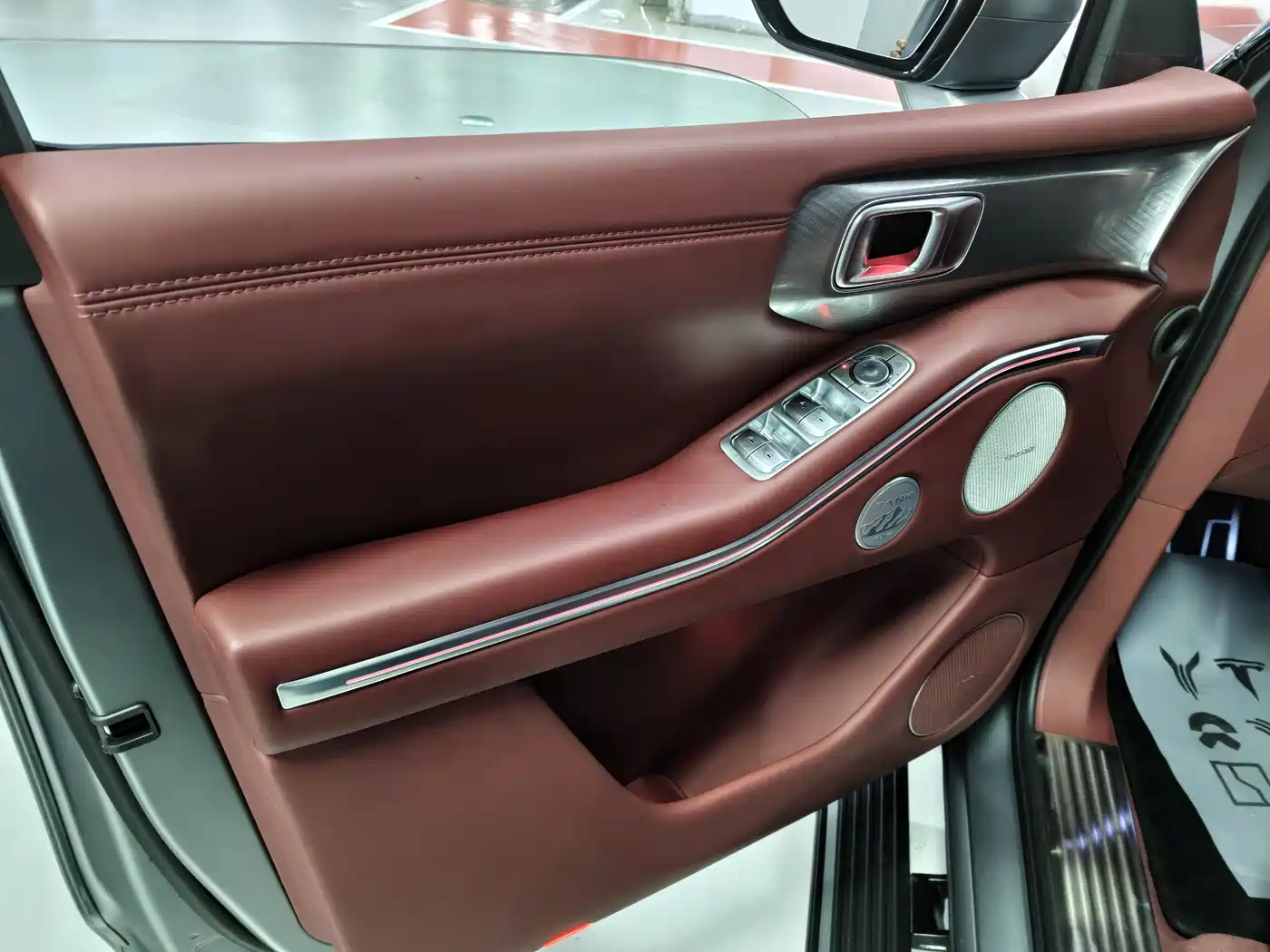 TANK TANK 700 NEW ENERGY