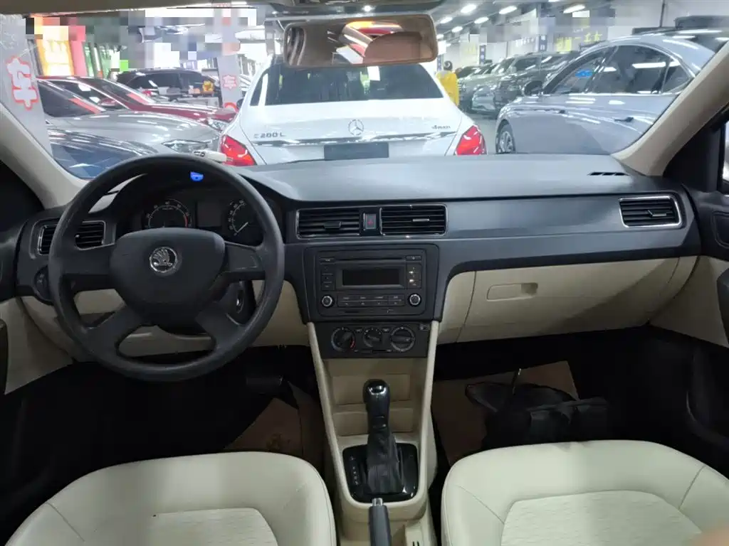 Škoda Rapid 2013 1.6L Automatic Smart Selection фото 10