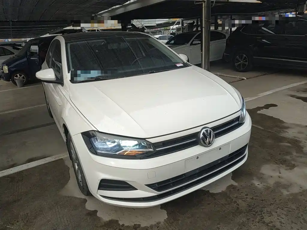 Volkswagen Polo 2019 Plus 1.5L Automatic Panorama Enjoyment Edition фото 4