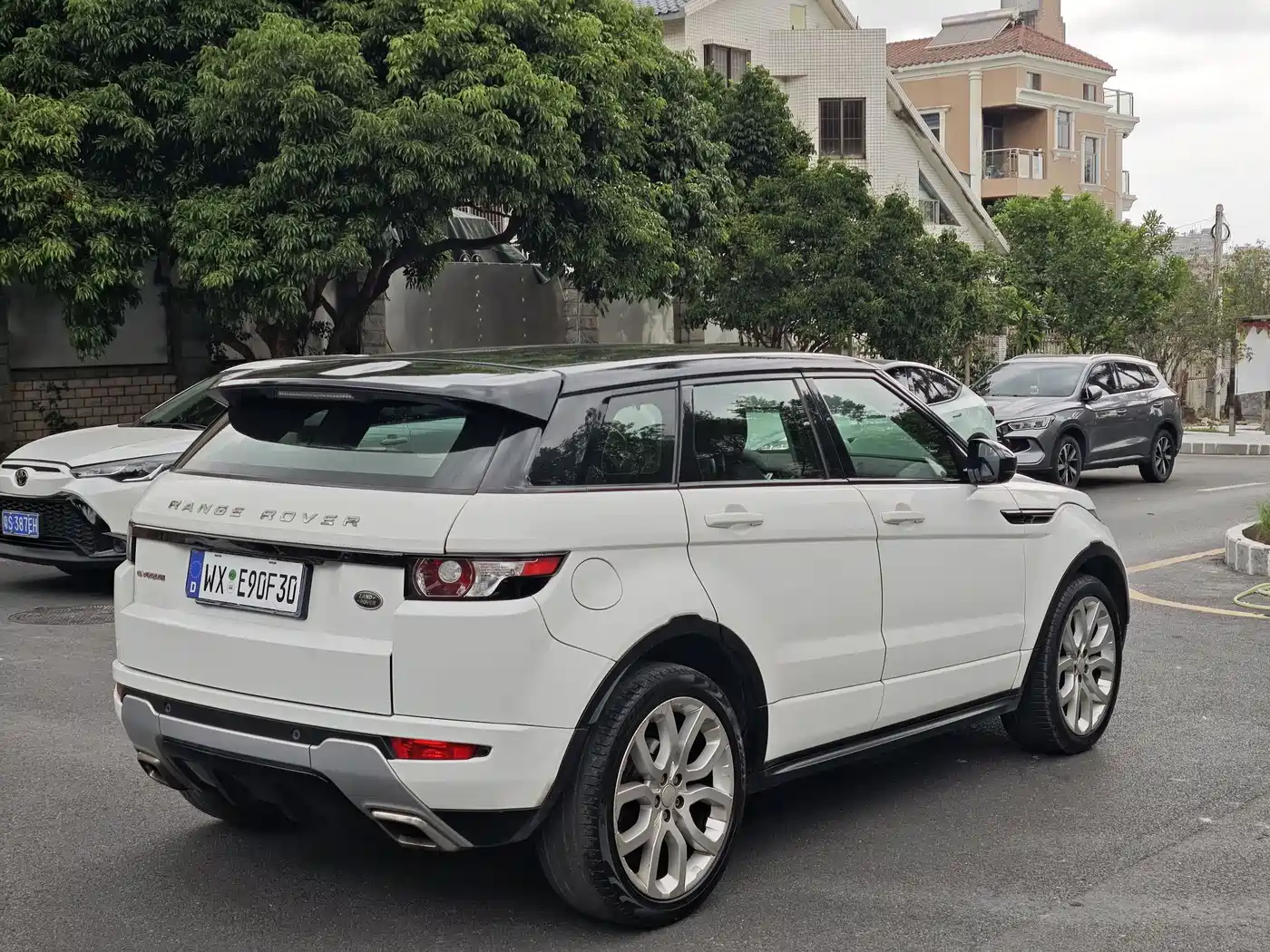 Land Rover Range Rover Evoque (Import) 2014 2.0T 5-door Brilliance Sport фото 20