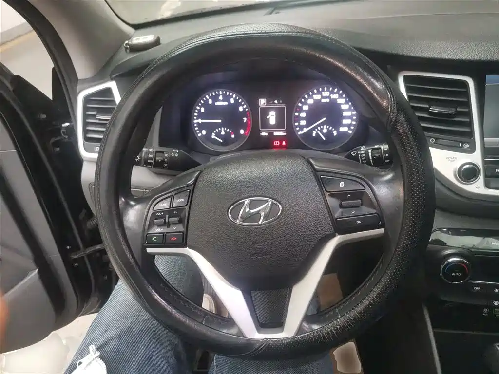 Hyundai Tucson 2018 1.6T DCT 2WD 15th Anniversary Special Edition фото 11