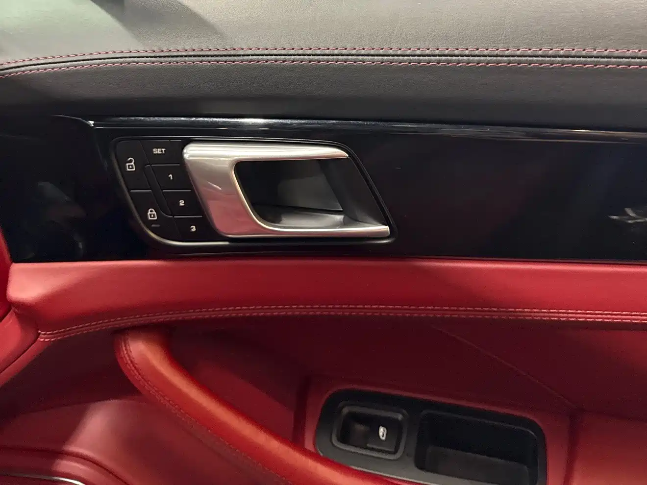 Фото 8 - Porsche Panamera