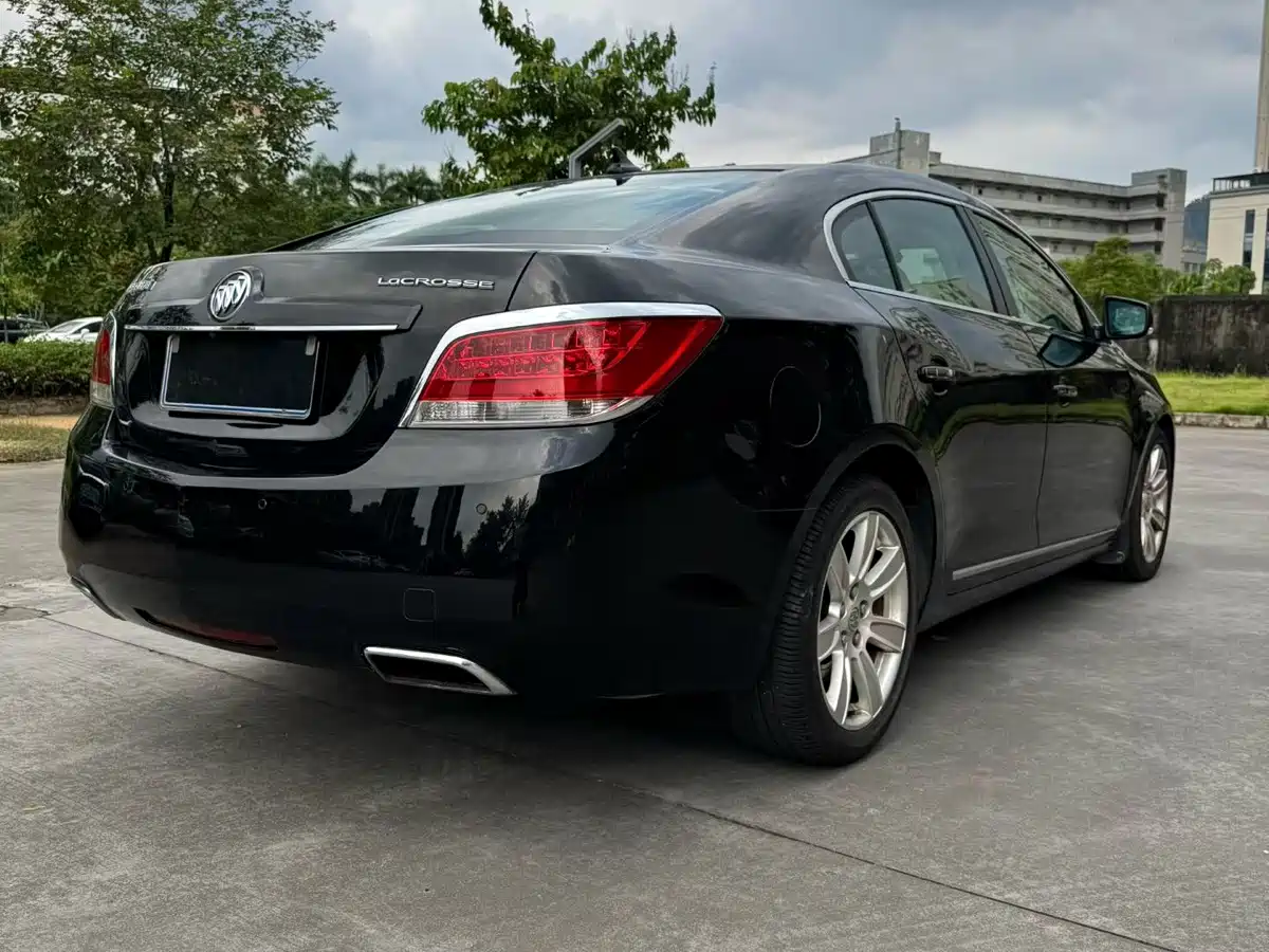 Фото 9 - Buick LaCrosse