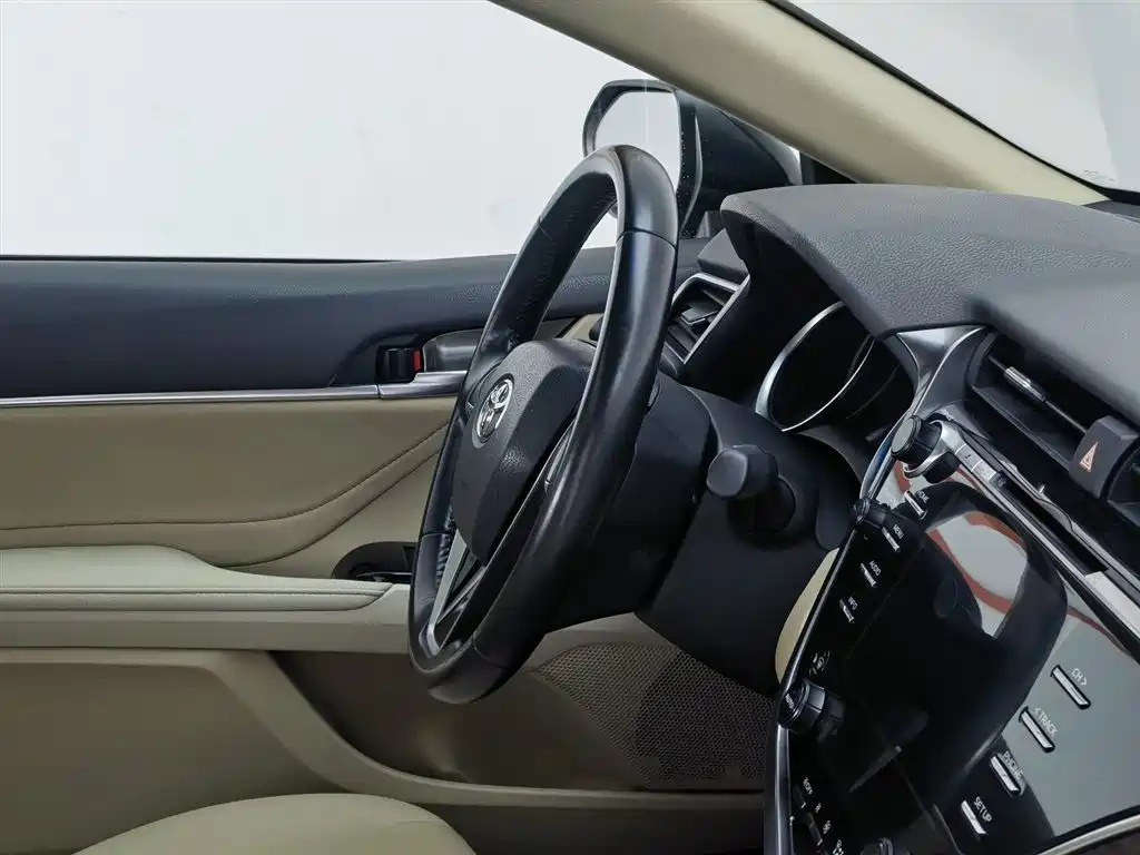 Toyota Camry 2018 2.5G Luxury Edition фото 22