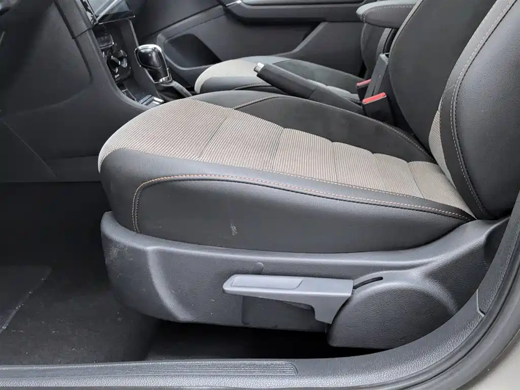 Volkswagen C-TREK 2017 1.6L Automatic Comfort фото 20
