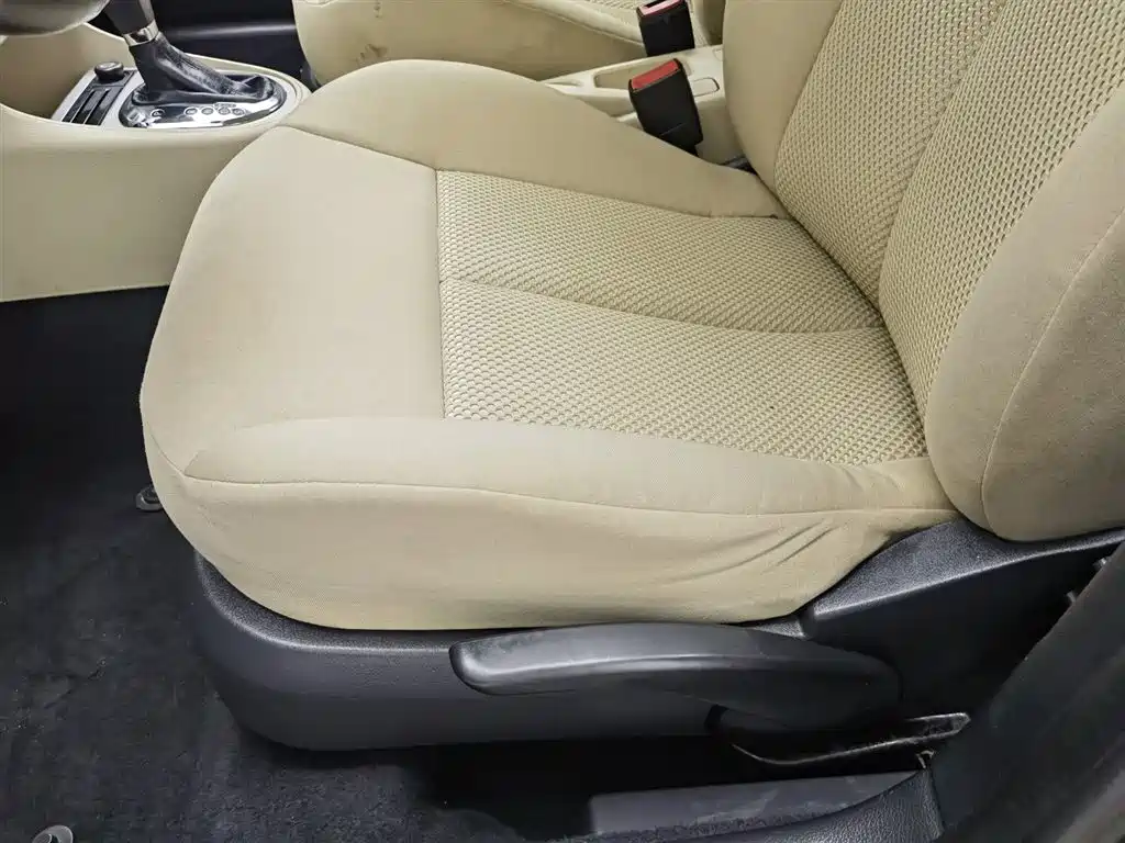 Volkswagen Lavida 2011 1.6L Automatic Leisure Edition фото 20