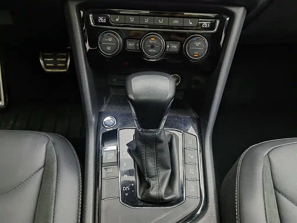 Volkswagen Tiguan L 2021 330TSI Automatic 2WD R-Line Premium фото 13