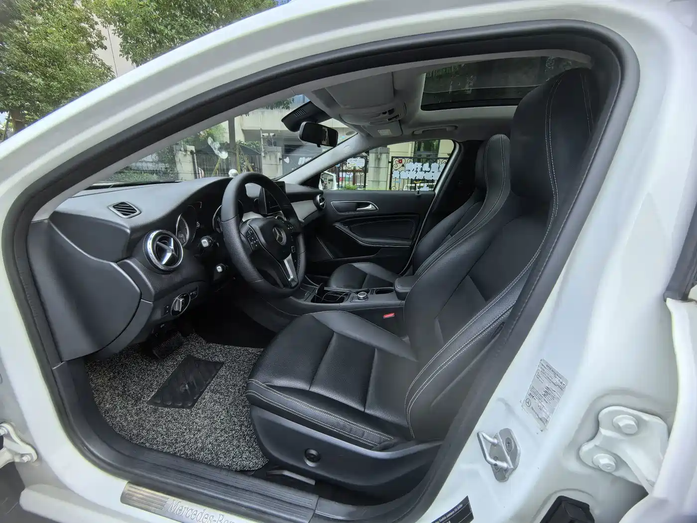 Mercedes-Benz GLA 2015 2015 GLA 200 Dynamic