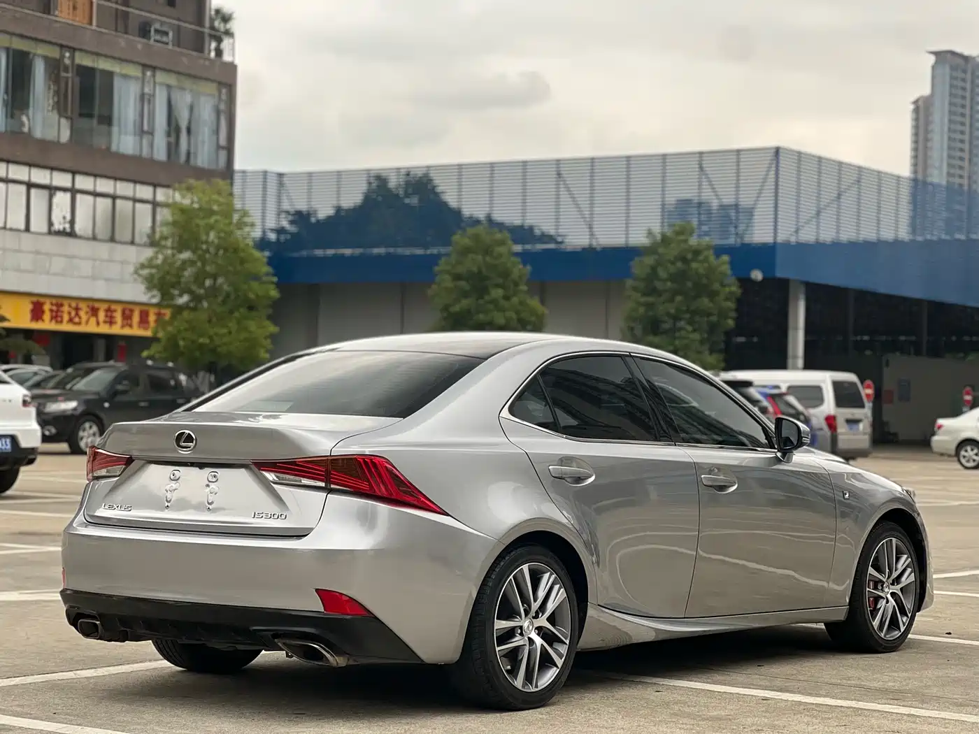 Lexus IS 2017 300 F SPORT фото 5