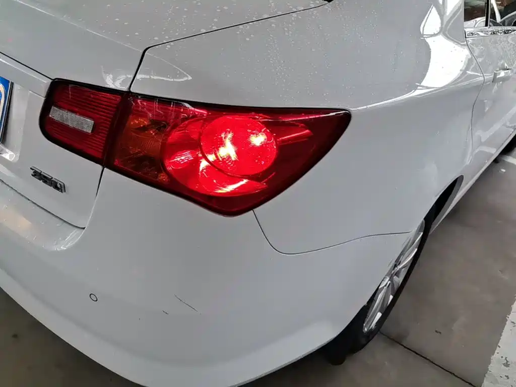 Roewe 350 2017 2015 Model 1.5L Manual Luxury Sunroof Edition