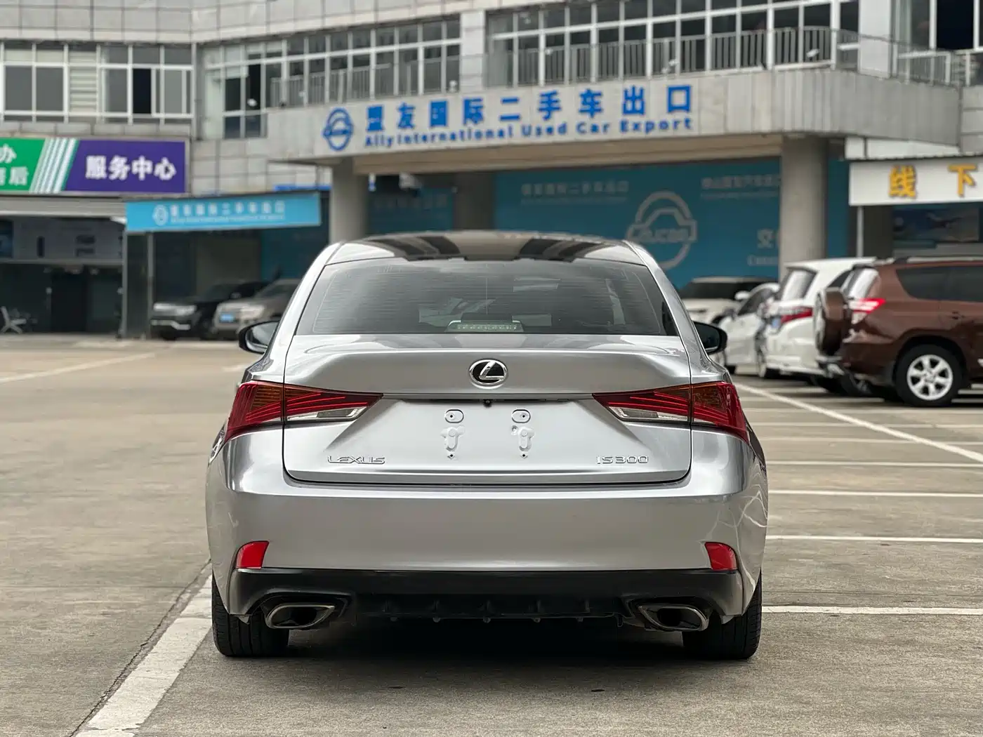 Lexus IS 2017 300 F SPORT фото 4