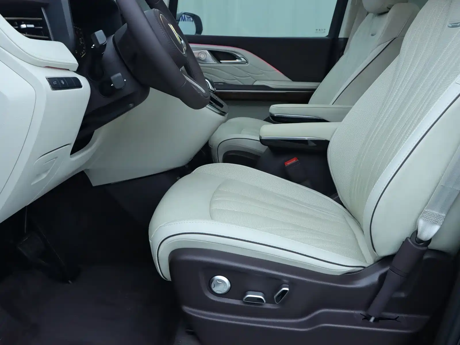 Фото 5 - Hongqi HQ9