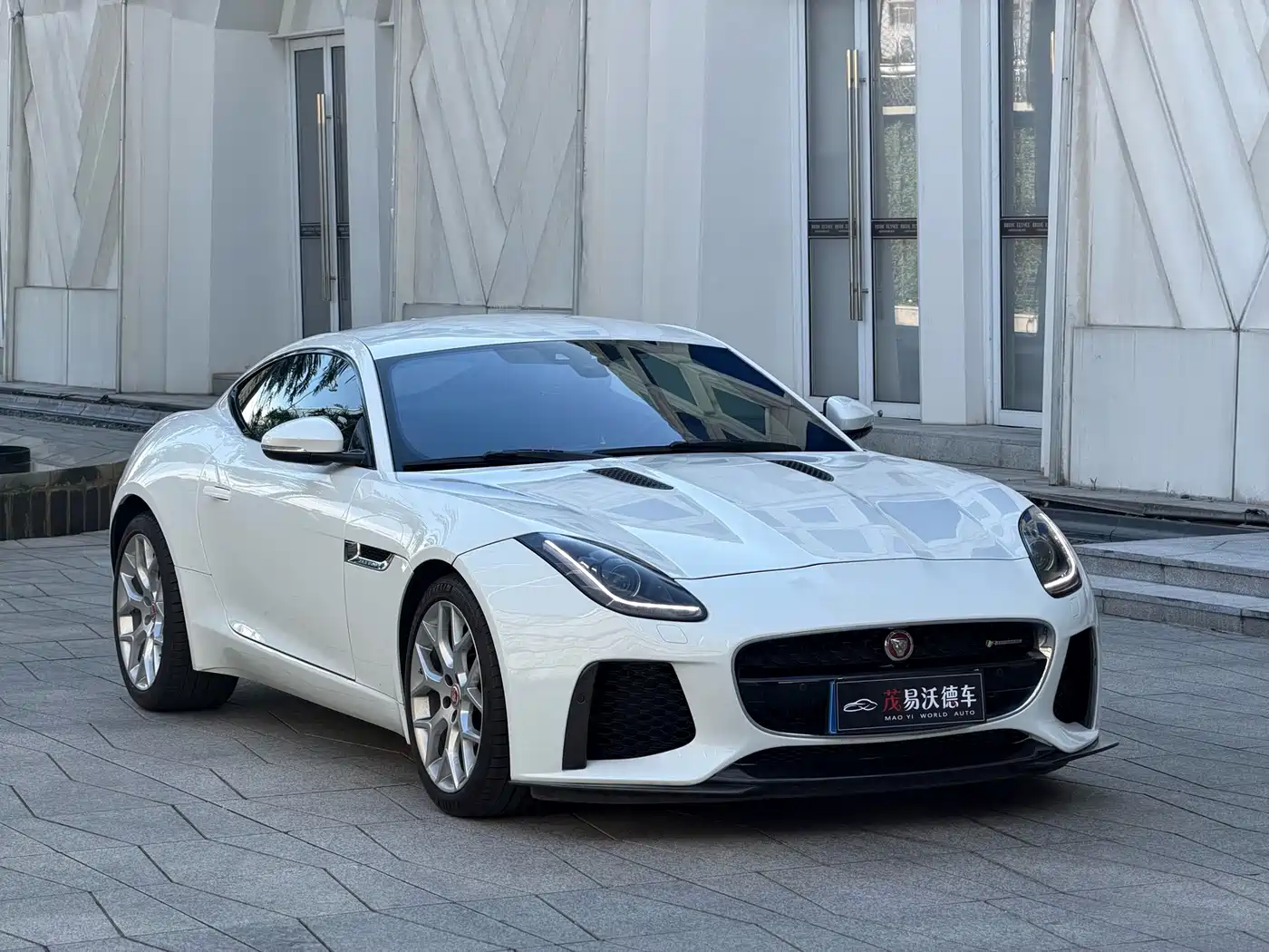 Jaguar F-TYPE 2019 2018 3.0 SC Coupe
