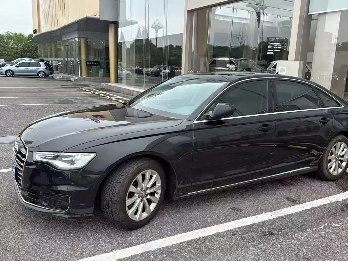 Photo 2 - Audi A6L
