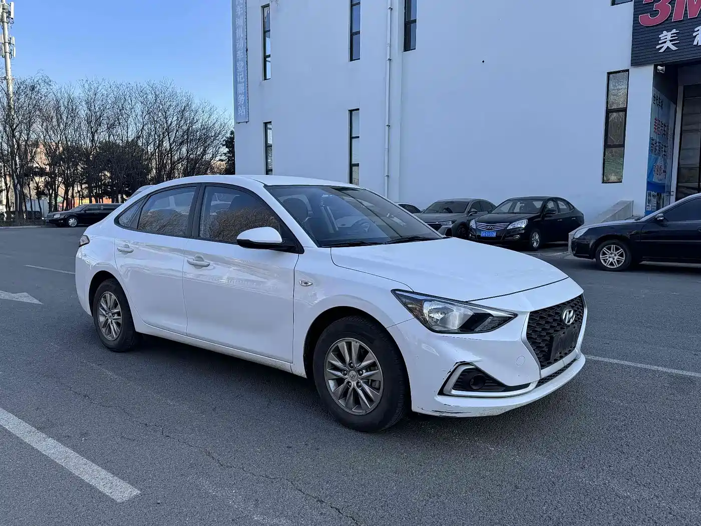 Hyundai Elantra 2020 1.6L Auto GL Pleasing Edition фото 3